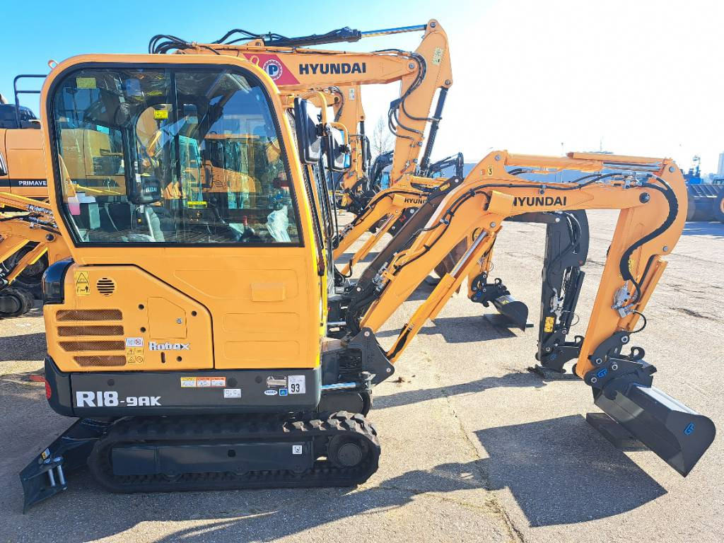 Hyundai R18-9AK - Miniexcavadora: foto 3 Hyundai R18-9AK - Miniexcavadora: foto 3
