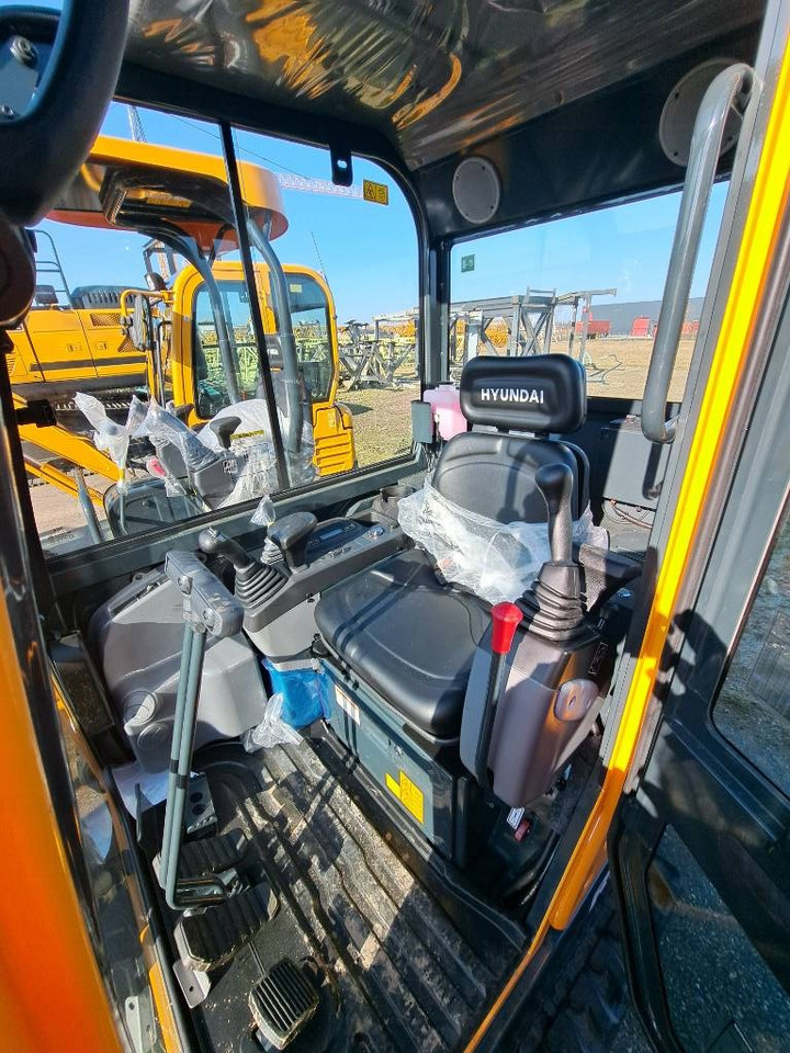 Hyundai R18-9AK - Miniexcavadora: foto 5 Hyundai R18-9AK - Miniexcavadora: foto 5