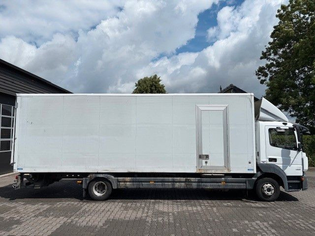 Mercedes-Benz Atego 1221 - Camión caja cerrada: foto 5 Mercedes-Benz Atego 1221 - Camión caja cerrada: foto 5