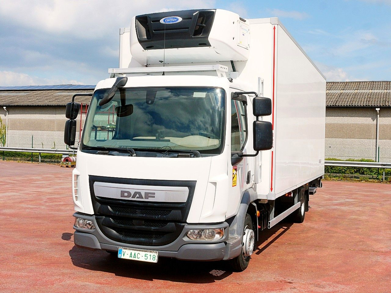 DAF 180.12 LF FA KUHLKOFFER CARRIER SUPRA 850 MULTI - Camión frigorífico: foto 5 DAF 180.12 LF FA KUHLKOFFER CARRIER SUPRA 850 MULTI - Camión frigorífico: foto 5