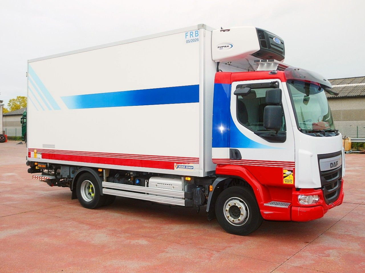 DAF LF FA 10.180 FLEISH KUHLKOFFER CARRIER SUPRA 550 - Camión frigorífico: foto 3 DAF LF FA 10.180 FLEISH KUHLKOFFER CARRIER SUPRA 550 - Camión frigorífico: foto 3