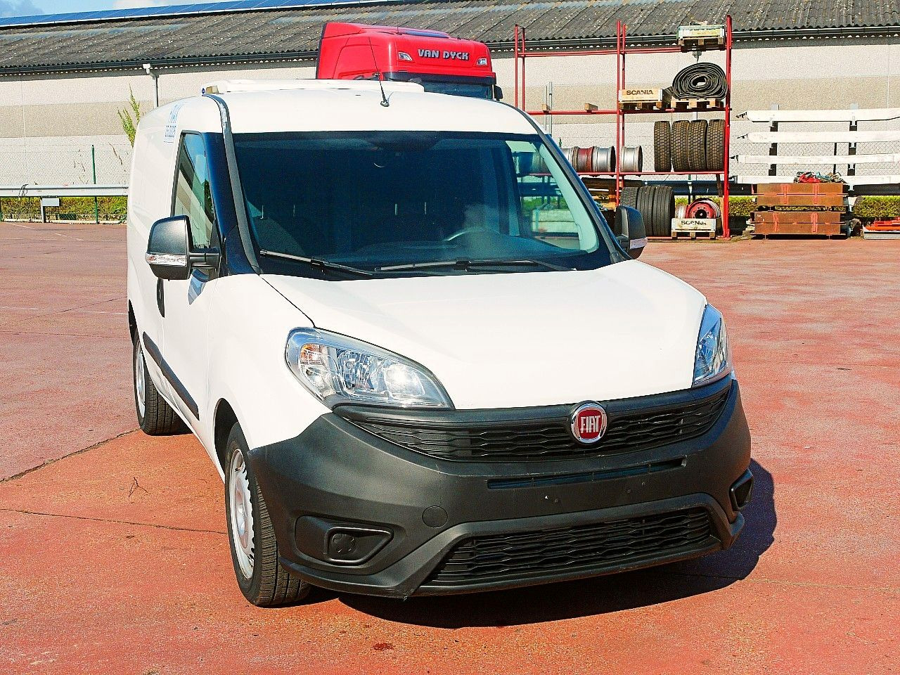 Fiat DOBLO 1.4 KUHLKASTENWAGEN CARRIER NEOS -20c E6 - Furgoneta frigorifica: foto 1 Fiat DOBLO 1.4 KUHLKASTENWAGEN CARRIER NEOS -20c E6 - Furgoneta frigorifica: foto 1