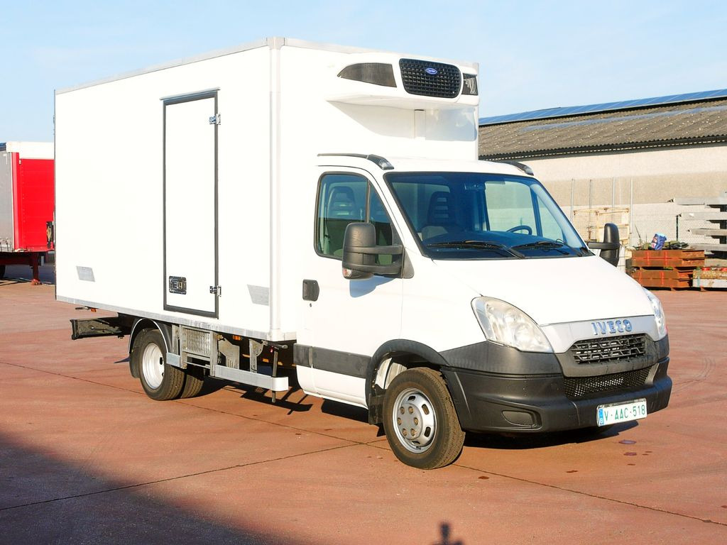 Iveco 35C13 DAILY KUHLKOFFER 4.4m CARIER PULSOR 600 MT - Furgoneta frigorifica: foto 2 Iveco 35C13 DAILY KUHLKOFFER 4.4m CARIER PULSOR 600 MT - Furgoneta frigorifica: foto 2
