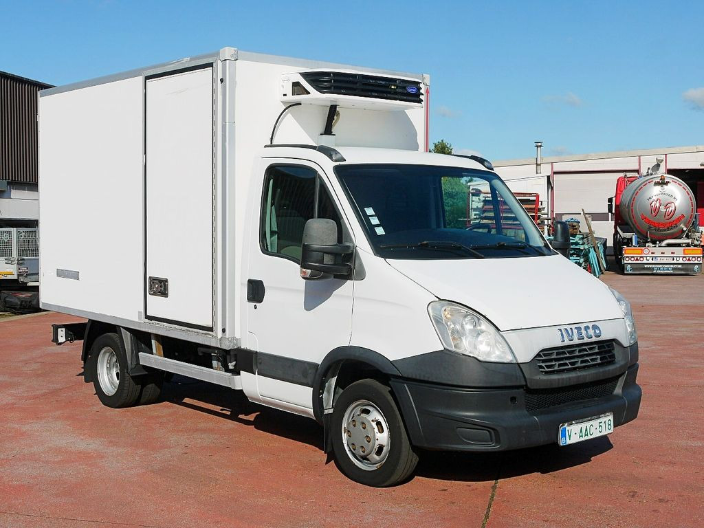 Iveco 35C13 DAILY KUHLKOFFER CARRIER XARIOS 300 -20C Iveco 35C13 DAILY KUHLKOFFER CARRIER XARIOS 300 -20C - Furgoneta frigorifica: foto 2 Iveco 35C13 DAILY KUHLKOFFER CARRIER XARIOS 300 -20C Iveco 35C13 DAILY KUHLKOFFER CARRIER XARIOS 300 -20C - Furgoneta frigorifica: foto 2