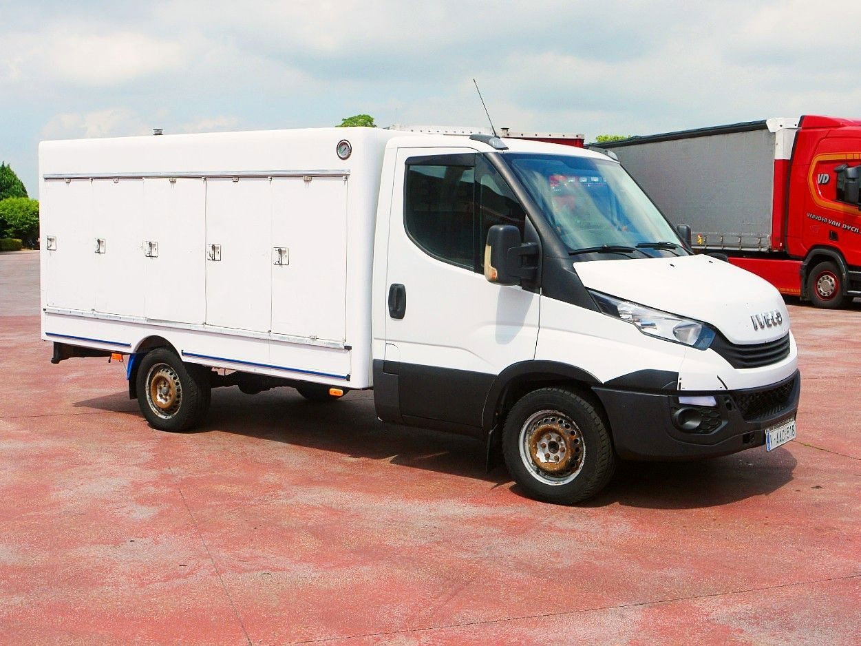 Iveco 35S12 DAILY ISOTHERM KOFFER 5 TURIG / AIRCO - Furgoneta frigorifica: foto 3 Iveco 35S12 DAILY ISOTHERM KOFFER 5 TURIG / AIRCO - Furgoneta frigorifica: foto 3