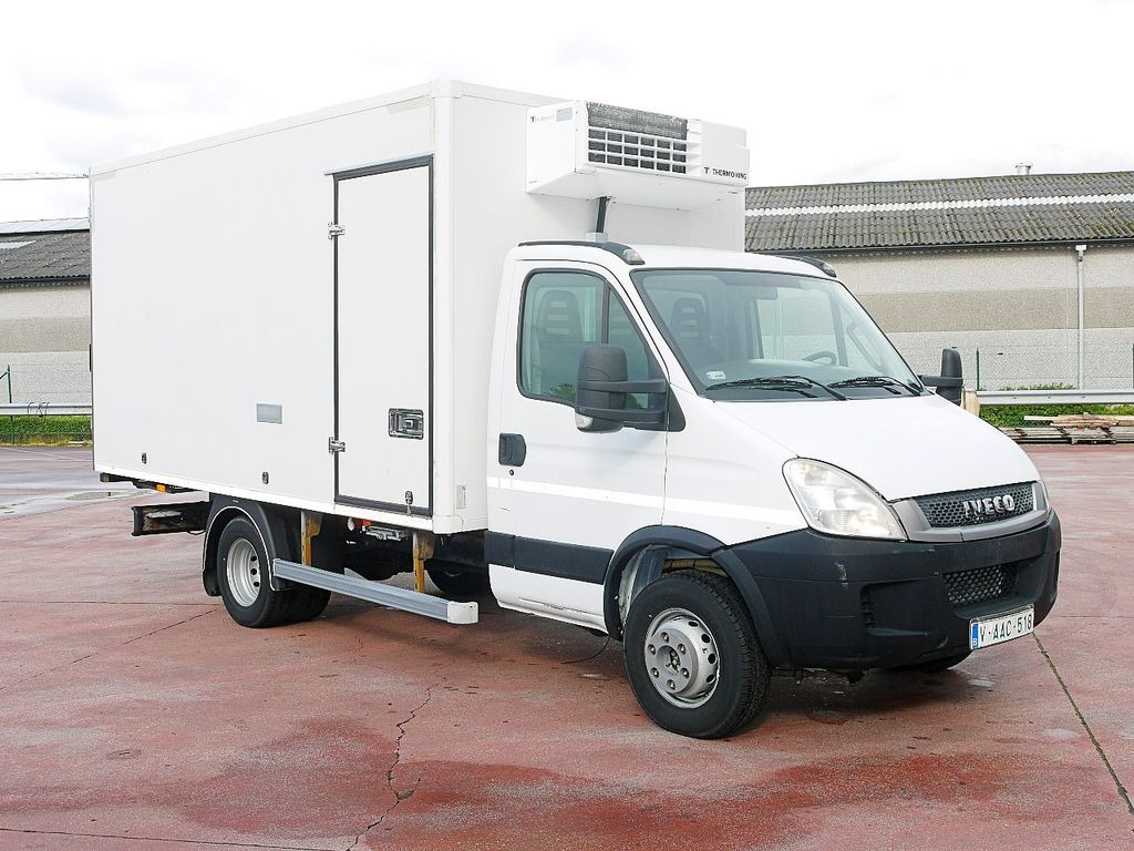 Iveco 60C15 65 70 DAILY KUHLKOFFER THERMOKING V500 A/C - Furgoneta frigorifica: foto 2 Iveco 60C15 65 70 DAILY KUHLKOFFER THERMOKING V500 A/C - Furgoneta frigorifica: foto 2