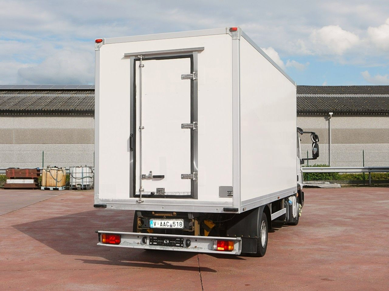 Iveco 75E16 EUROCARGO KUHOKOFFER ZANOTTI -30C Iveco 75E16 EUROCARGO KUHOKOFFER ZANOTTI -30C - Camión frigorífico: foto 5 Iveco 75E16 EUROCARGO KUHOKOFFER ZANOTTI -30C Iveco 75E16 EUROCARGO KUHOKOFFER ZANOTTI -30C - Camión frigorífico: foto 5