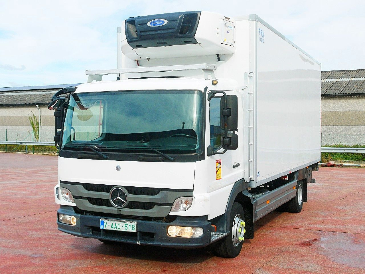 Mercedes-Benz 1018 ATEGO KUHLKOFFER CARRIER SUPRA 550 LBW - Camión frigorífico: foto 5 Mercedes-Benz 1018 ATEGO KUHLKOFFER CARRIER SUPRA 550 LBW - Camión frigorífico: foto 5