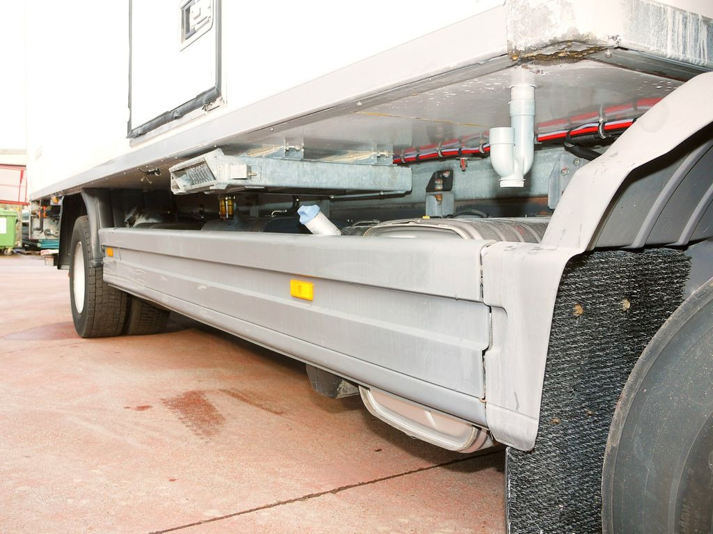 Camión frigorífico Mercedes-Benz 1318 ATEGO KUHLKOFFER CARRIER SUPRA 750 LBW: foto 14