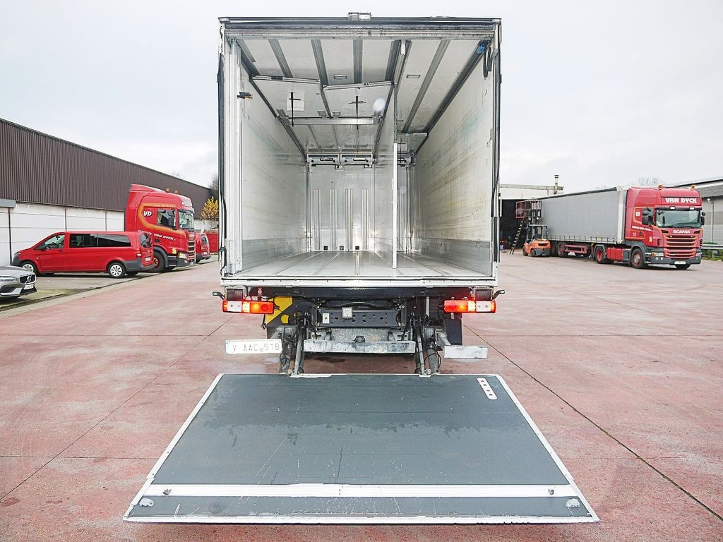Camión frigorífico Renault 26.320 D KUHLKOFFER THERMOKING MT T1200 6X2 A/C: foto 8