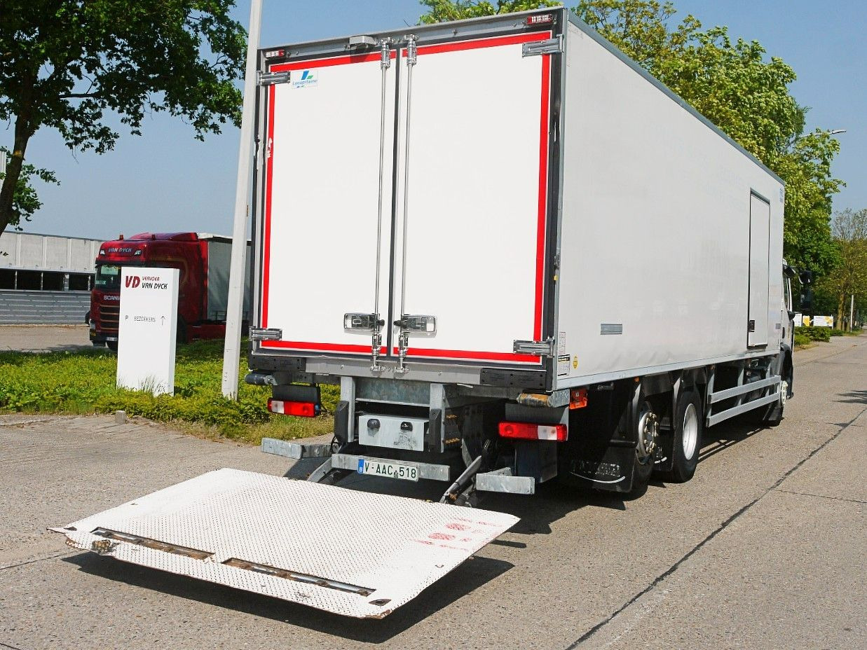 Camión frigorífico nuevo Renault D 26.320 6x2 KUHLKOFFER CARRIER SUPRA 850 XL CAB: foto 9
