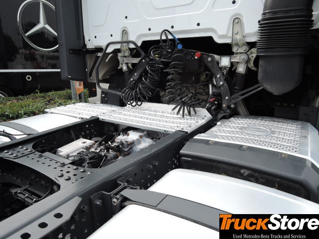 Mercedes-Benz Actros 1851 LS - Cabeza tractora: foto 2 Mercedes-Benz Actros 1851 LS - Cabeza tractora: foto 2