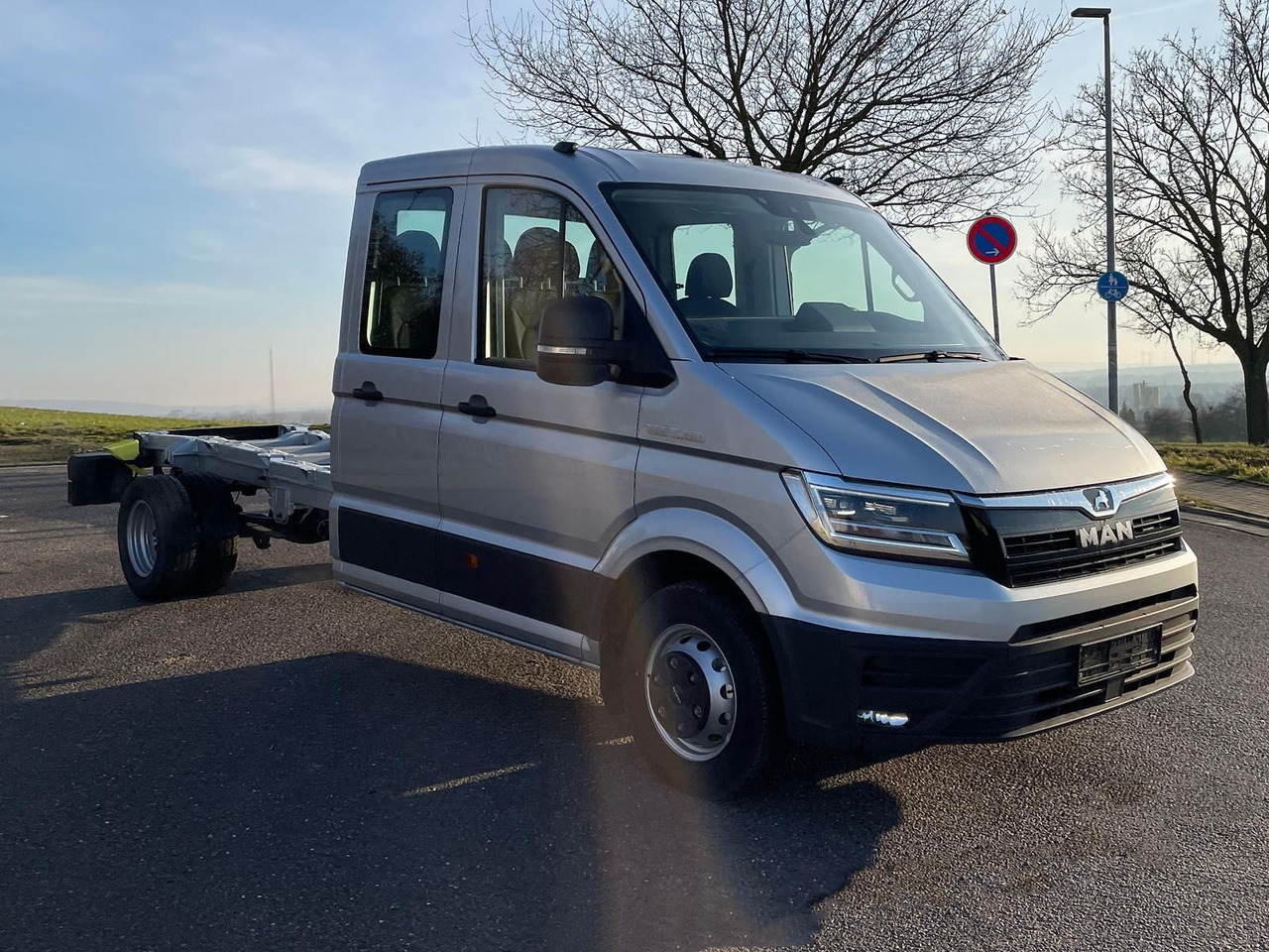 MAN TGE 5.160 Fahrgestell DOKA L4 AHK SITZHZ LED DAB - Furgoneta, Furgoneta combi: foto 2 MAN TGE 5.160 Fahrgestell DOKA L4 AHK SITZHZ LED DAB - Furgoneta, Furgoneta combi: foto 2