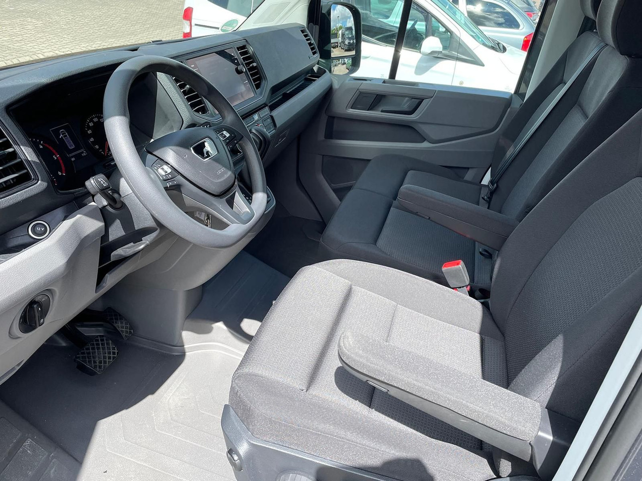 Coche MAN TGE 3.160 L3H3 MIXTO LED AHK NAVI GRA RWD SITZH: foto 7