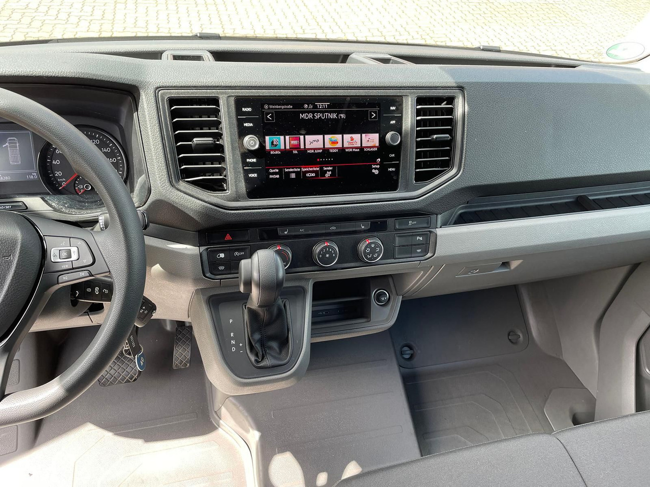 Coche MAN TGE 3.160 L3H3 MIXTO LED AHK NAVI GRA RWD SITZH: foto 10
