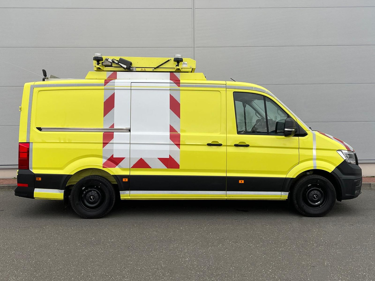 MAN TGE 3.180 L3H2 BF4 BEGLEITFAHRZEUG STANDHZ ACC - Furgón: foto 5 MAN TGE 3.180 L3H2 BF4 BEGLEITFAHRZEUG STANDHZ ACC - Furgón: foto 5