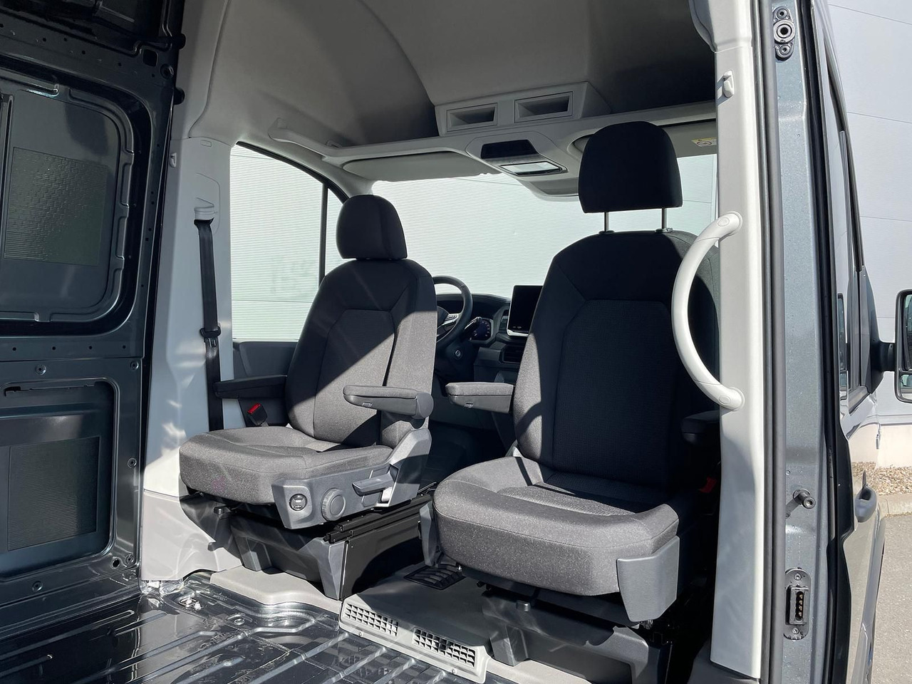 Furgón MAN TGE 3.200 L3H3 Kasten 4x4 CAMPER DREHSITZE AHK: foto 16