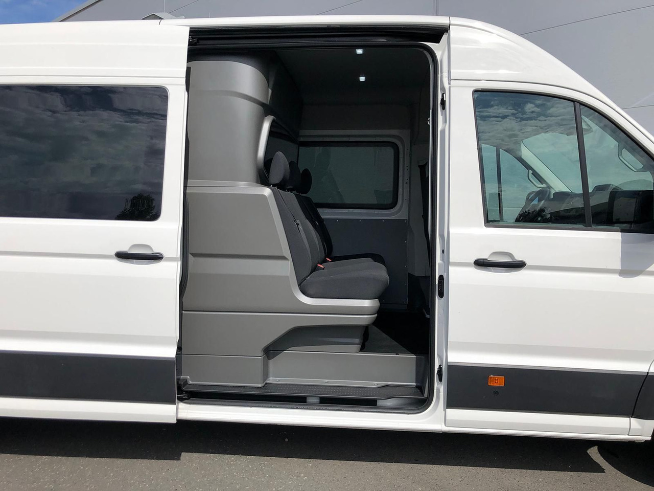 Volkswagen Crafter MIXTO 35 L4H3 KAMERA KLIMA SITZHZ DAB - Furgón, Furgoneta combi: foto 2 Volkswagen Crafter MIXTO 35 L4H3 KAMERA KLIMA SITZHZ DAB - Furgón, Furgoneta combi: foto 2