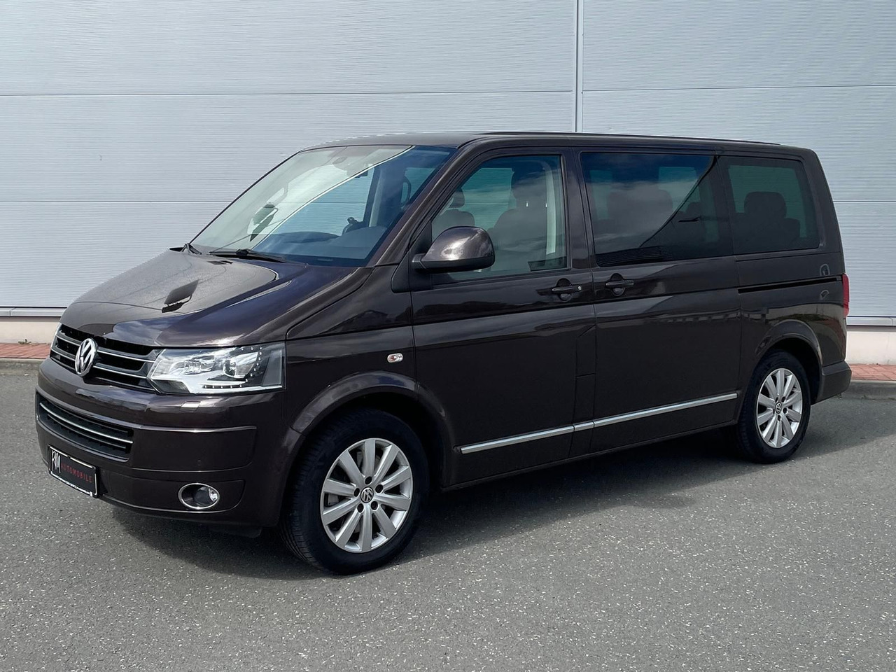 Volkswagen T5 Multivan Highline 4M LEDER AHK MFL - Furgoneta de pasajeros: foto 1 Volkswagen T5 Multivan Highline 4M LEDER AHK MFL - Furgoneta de pasajeros: foto 1