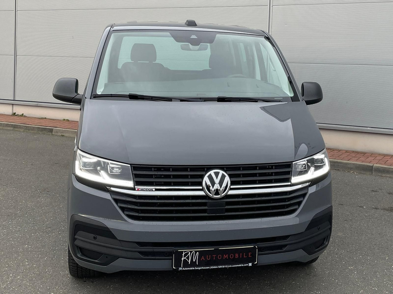 Volkswagen T6.1 Transporter 4MOTION NAVI STANDHZ ACC PDC - Minibús, Furgoneta de pasajeros: foto 4 Volkswagen T6.1 Transporter 4MOTION NAVI STANDHZ ACC PDC - Minibús, Furgoneta de pasajeros: foto 4