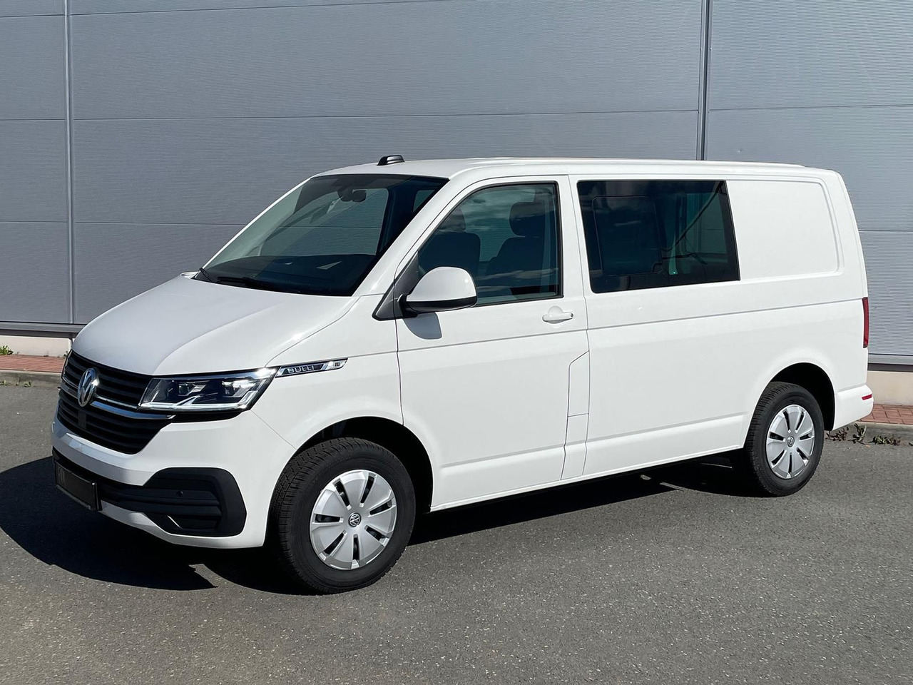 Volkswagen T6.1 Transporter Kasten 4M ACC PDC KAMERA STANDH - Furgoneta de pasajeros: foto 1 Volkswagen T6.1 Transporter Kasten 4M ACC PDC KAMERA STANDH - Furgoneta de pasajeros: foto 1