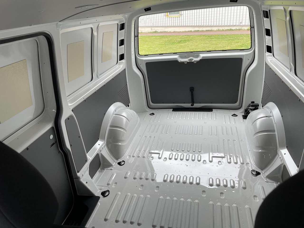 Furgón nuevo Volkswagen T6.1 Transporter Kasten lang 4M MFL LED TEMPOMAT: foto 22