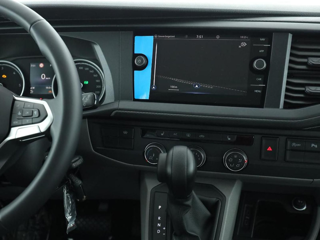 Volkswagen T6.1 Transporter Kombi KR Autom. LED TEMP SITZHZ - Minibús, Furgoneta de pasajeros: foto 5 Volkswagen T6.1 Transporter Kombi KR Autom. LED TEMP SITZHZ - Minibús, Furgoneta de pasajeros: foto 5