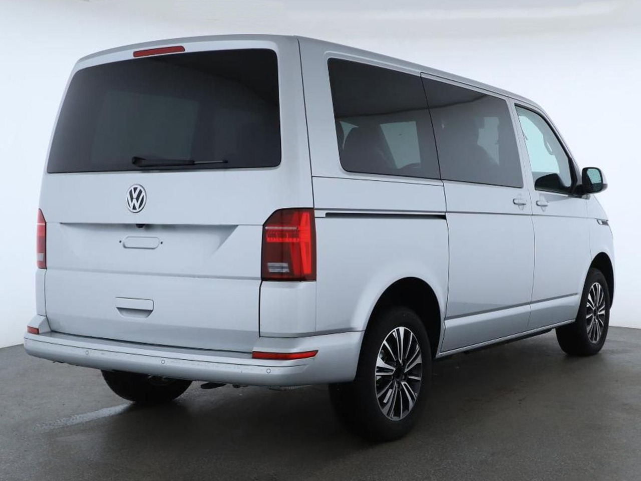 Volkswagen T6.1 Transporter Kombi KR LED STANDHZ ACC NAVI - Coche familiar: foto 2 Volkswagen T6.1 Transporter Kombi KR LED STANDHZ ACC NAVI - Coche familiar: foto 2