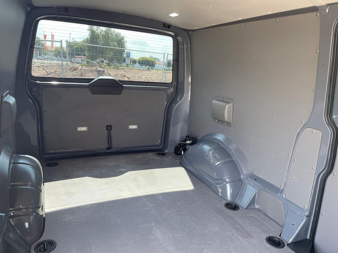 Furgón Volkswagen T6.1 Transporter lang 4M LED BEAR LOCK KAM DAB: foto 10