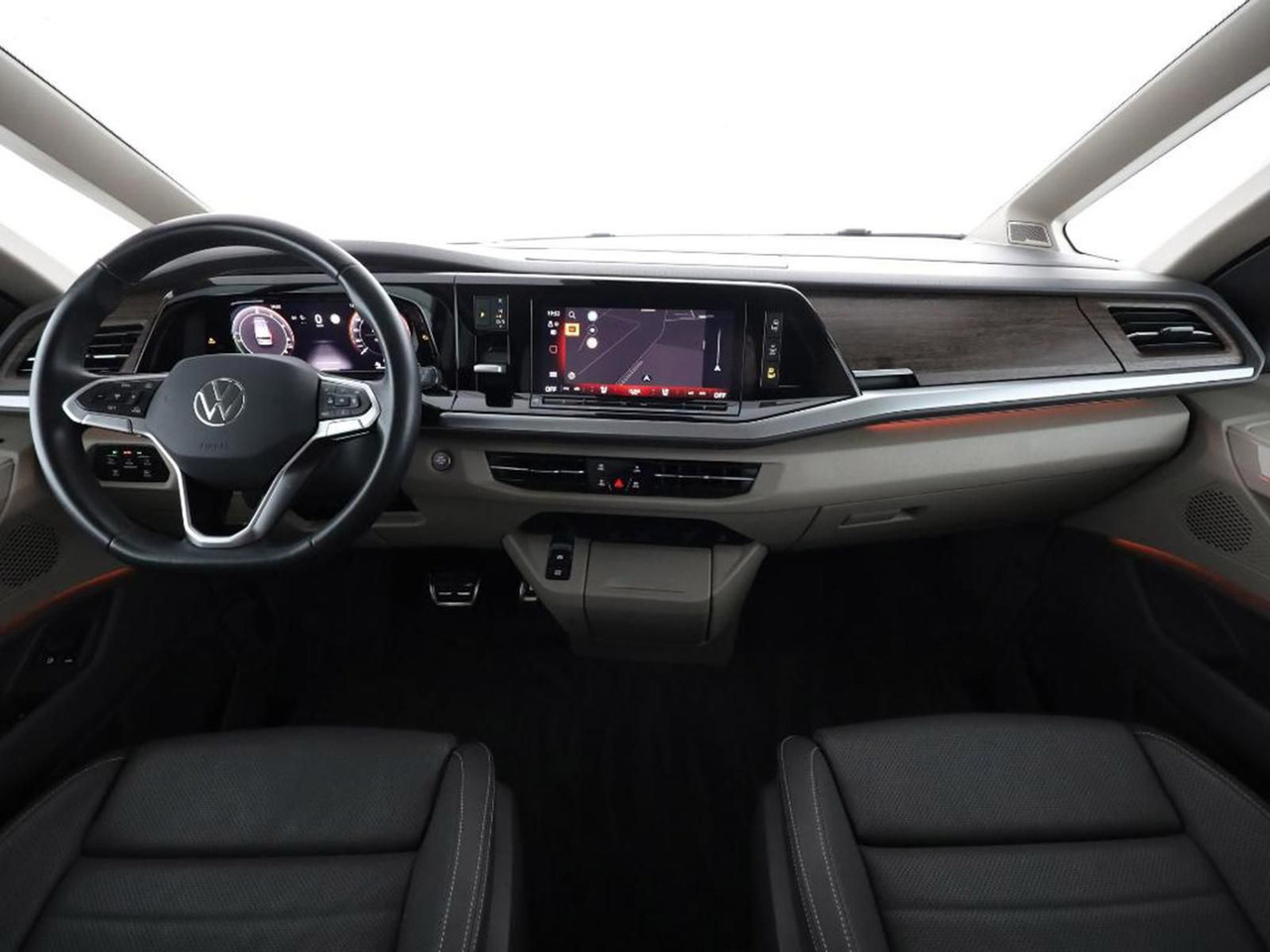 Volkswagen T7 Multivan Style eHybrid LR 4MOTION AHK ACC - Furgoneta de pasajeros: foto 4 Volkswagen T7 Multivan Style eHybrid LR 4MOTION AHK ACC - Furgoneta de pasajeros: foto 4