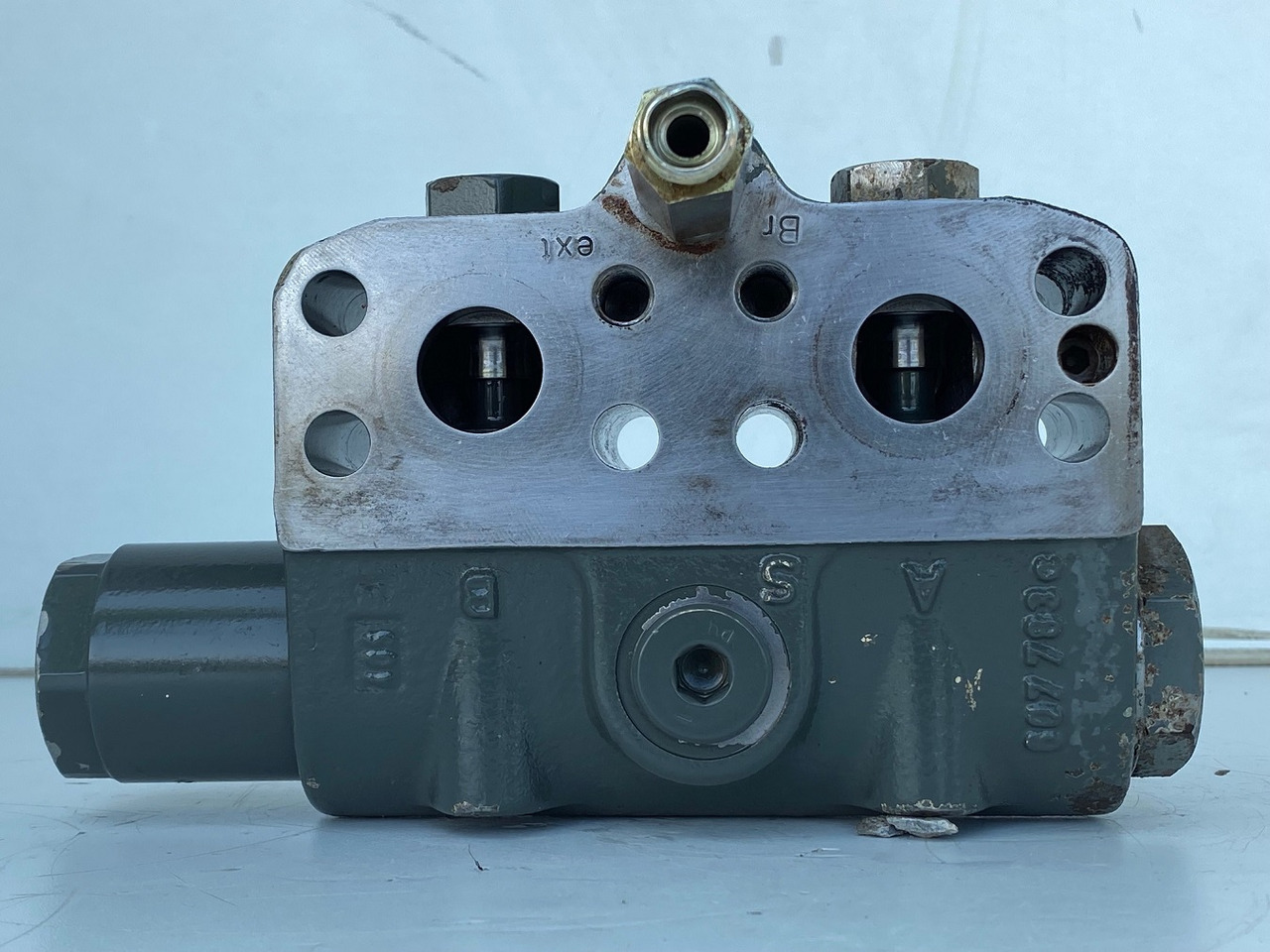 Liebherr Bremsventil ID-Nr.10471957. LOS914, LOS924, R902, R904, R912, R914, R922, R924, R924 COMP, R924 COMPA. #STM20.05## - Mando final para Excavadora de cadenas: foto 4 Liebherr Bremsventil ID-Nr.10471957. LOS914, LOS924, R902, R904, R912, R914, R922, R924, R924 COMP, R924 COMPA. #STM20.05## - Mando final para Excavadora de cadenas: foto 4