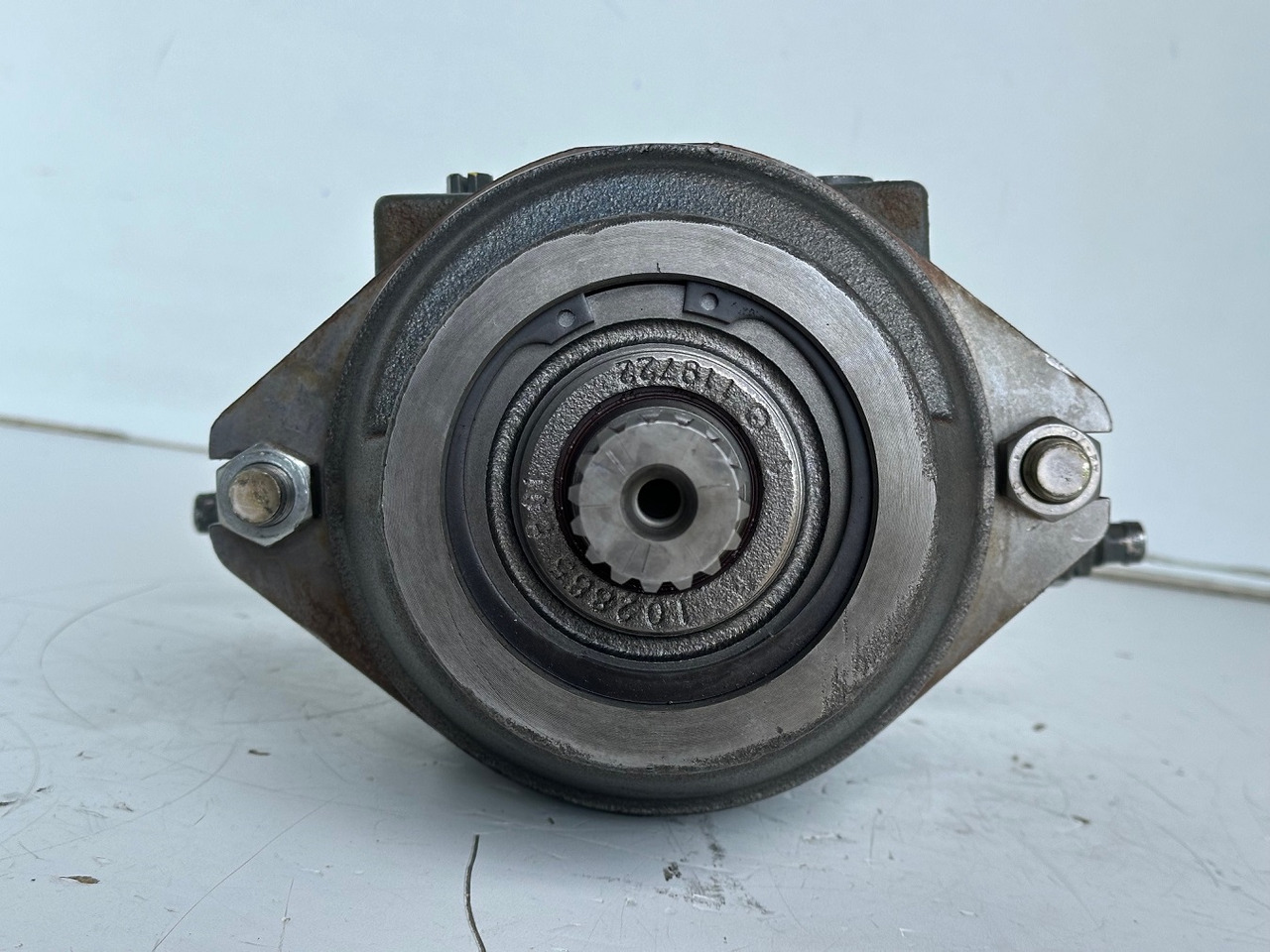 Liebherr Hydraulikeinbaumotor Typ:FMF058, ID-Nr.10122576 - ID-Nr.10145827 - ID-Nr.11371069. LOS1906, P924 COMP , R906, R906 PROTO, R916, R922, R924, R924 COMP, R926 COMP, R926 K LC. #39780# - Motor hidráulico para Excavadora: foto 5 Liebherr Hydraulikeinbaumotor Typ:FMF058, ID-Nr.10122576 - ID-Nr.10145827 - ID-Nr.11371069. LOS1906, P924 COMP , R906, R906 PROTO, R916, R922, R924, R924 COMP, R926 COMP, R926 K LC. #39780# - Motor hidráulico para Excavadora: foto 5