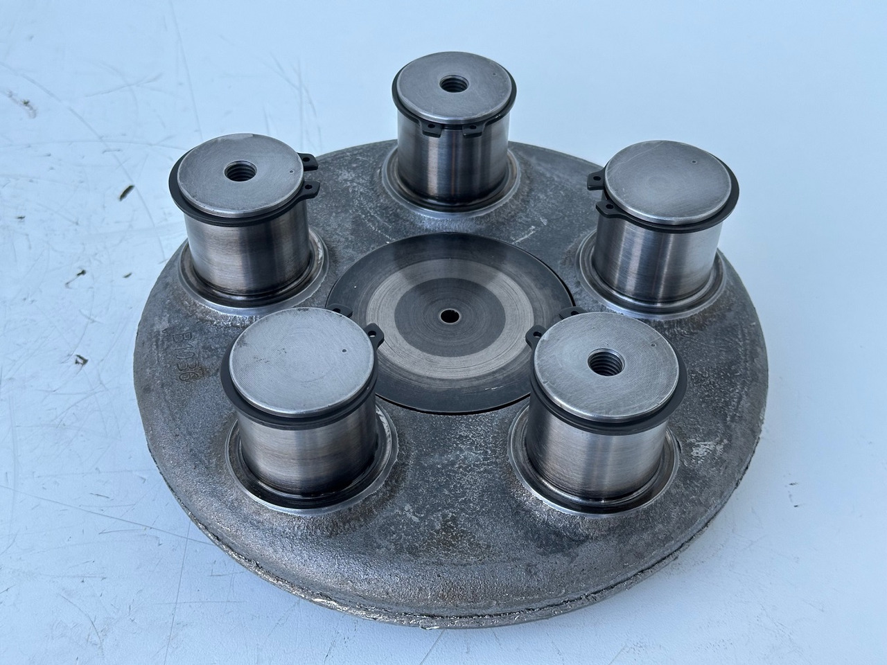 Liebherr Planetenträger ID-Nr.90208014. SAT275A290. R922 LC-1486, R924 LC-1487. #90208014.06.08.02# - Reductor de giro para Excavadora de cadenas: foto 1 Liebherr Planetenträger ID-Nr.90208014. SAT275A290. R922 LC-1486, R924 LC-1487. #90208014.06.08.02# - Reductor de giro para Excavadora de cadenas: foto 1