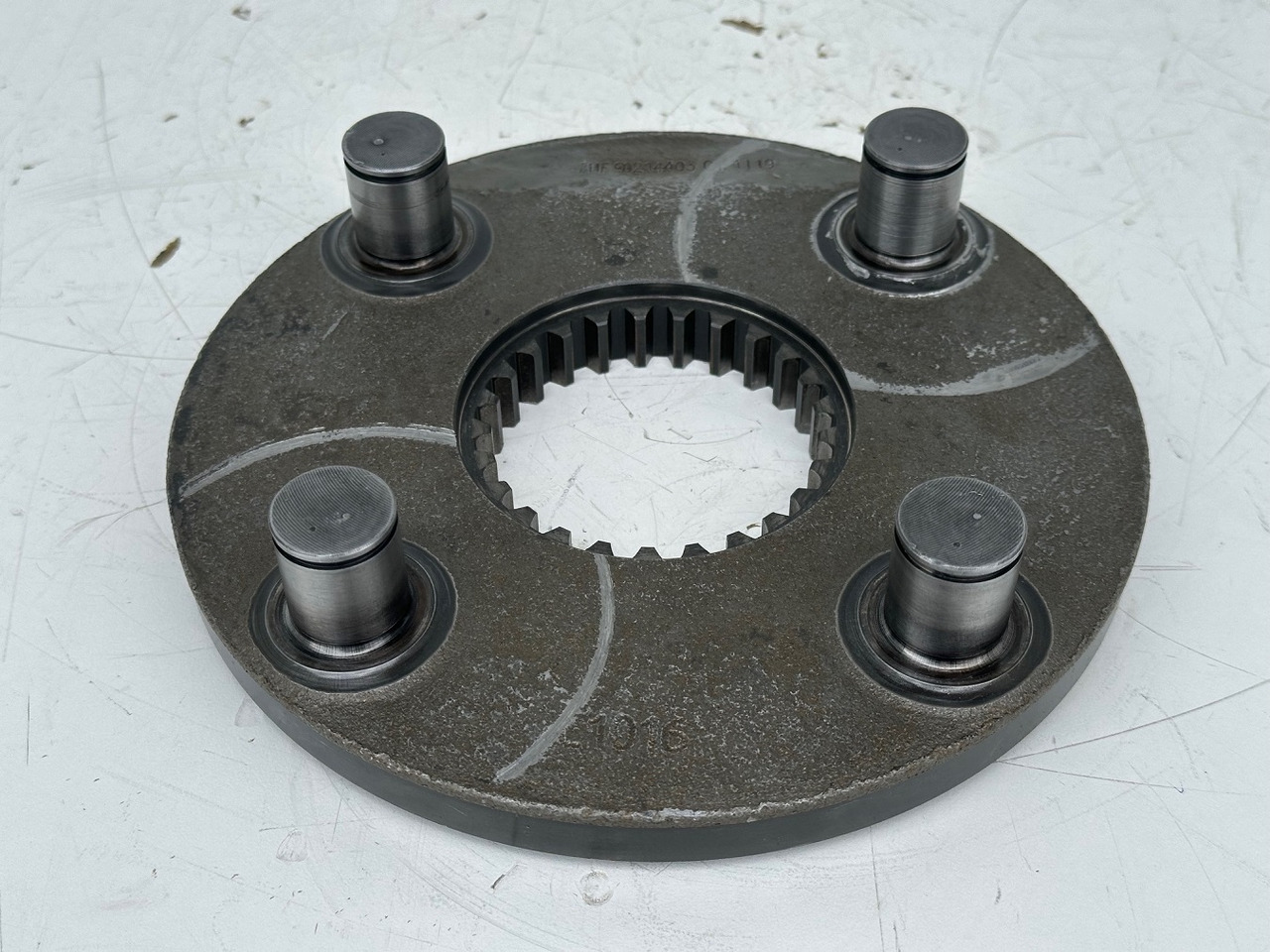 Liebherr Planetenträger ID-Nr.90214403. SAT275A290. R922 LC-1486. R924 LC-1487. #90214403.C1.1119# - Reductor de giro para Maquinaria de construcción: foto 2 Liebherr Planetenträger ID-Nr.90214403. SAT275A290. R922 LC-1486. R924 LC-1487. #90214403.C1.1119# - Reductor de giro para Maquinaria de construcción: foto 2