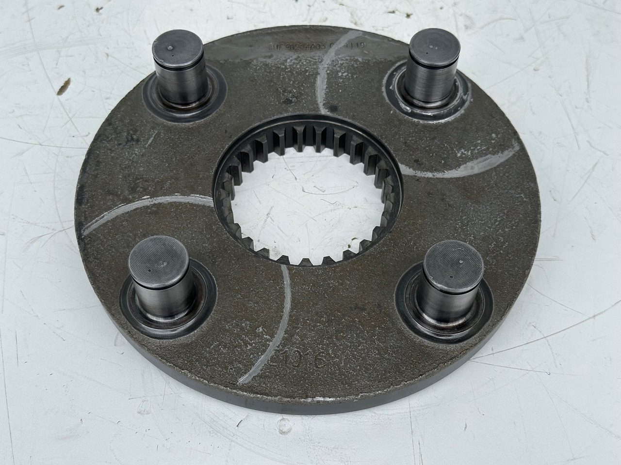 Liebherr Planetenträger ID-Nr.90214403. SAT275A290. R922 LC-1486. R924 LC-1487. #90214403.C1.1119# - Reductor de giro para Maquinaria de construcción: foto 1 Liebherr Planetenträger ID-Nr.90214403. SAT275A290. R922 LC-1486. R924 LC-1487. #90214403.C1.1119# - Reductor de giro para Maquinaria de construcción: foto 1