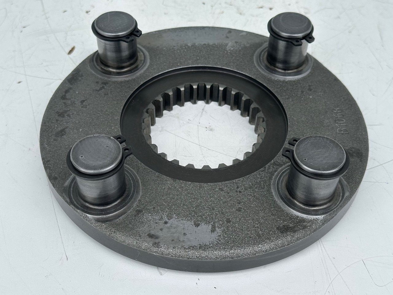 Liebherr Planetenträger ID-Nr.90216230. SAT300A1200. R926-1715 - R928-1715 - R930-1716. #90216230.B1.790# - Reductor de giro para Excavadora de cadenas: foto 2 Liebherr Planetenträger ID-Nr.90216230. SAT300A1200. R926-1715 - R928-1715 - R930-1716. #90216230.B1.790# - Reductor de giro para Excavadora de cadenas: foto 2