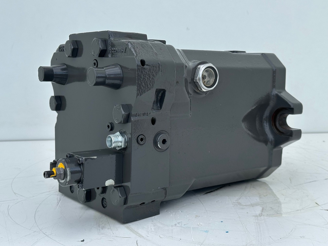 Linde Verstellmotor-Axialkolbenmotor Typ:HMV135-02 2710. #HMV135-02.2710# - Motor hidráulico: foto 3 Linde Verstellmotor-Axialkolbenmotor Typ:HMV135-02 2710. #HMV135-02.2710# - Motor hidráulico: foto 3