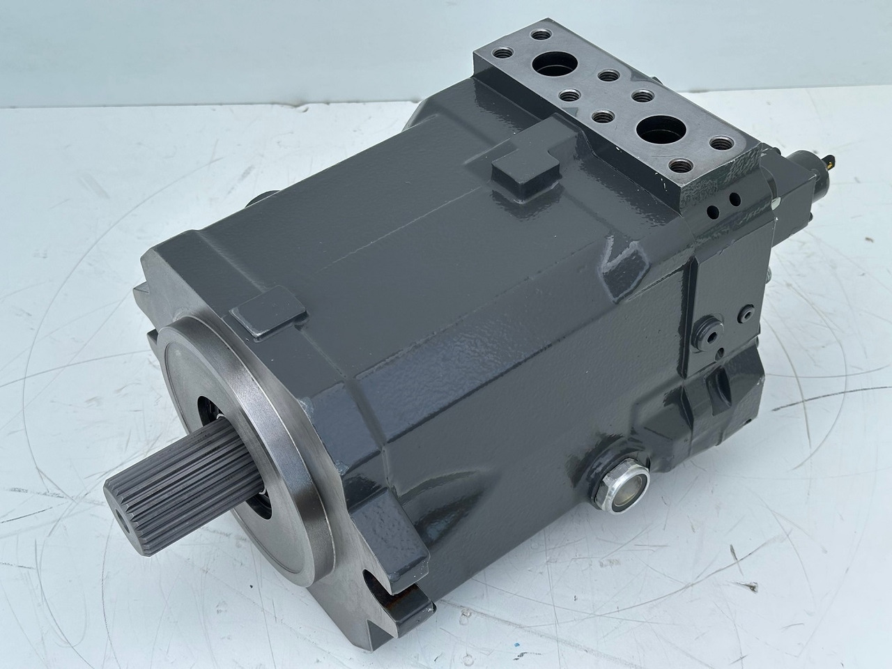 Linde Verstellmotor-Axialkolbenmotor Typ:HMV135-02 2710. #HMV135-02.2710# - Motor hidráulico: foto 5 Linde Verstellmotor-Axialkolbenmotor Typ:HMV135-02 2710. #HMV135-02.2710# - Motor hidráulico: foto 5