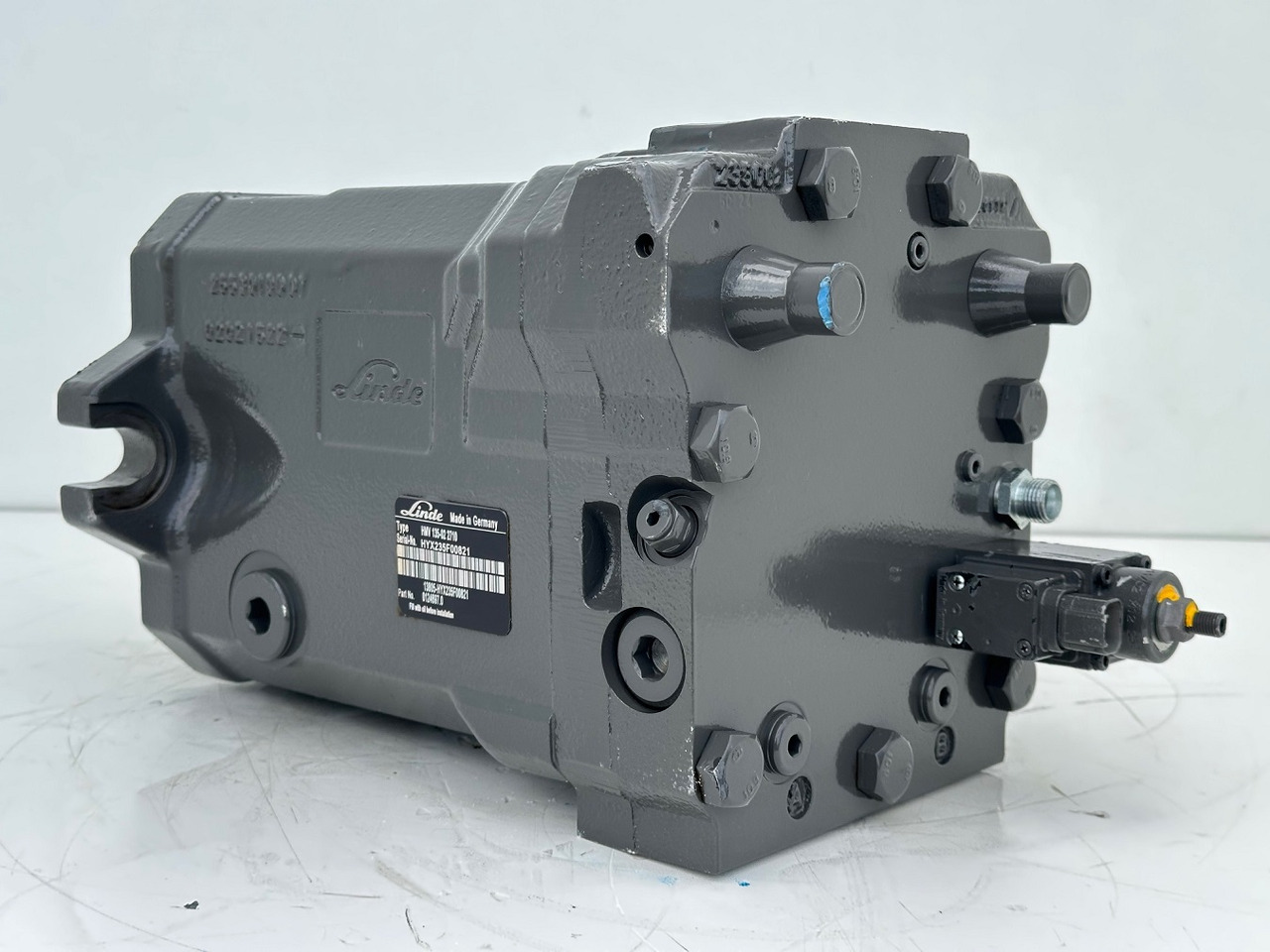 Linde Verstellmotor-Axialkolbenmotor Typ:HMV135-02 2710. #HMV135-02.2710# - Motor hidráulico: foto 4 Linde Verstellmotor-Axialkolbenmotor Typ:HMV135-02 2710. #HMV135-02.2710# - Motor hidráulico: foto 4