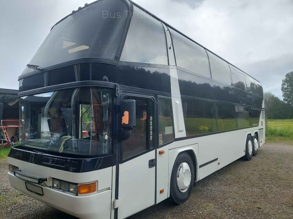 NEOPLAN Skyliner N122/3 - Autocar: foto 2 NEOPLAN Skyliner N122/3 - Autocar: foto 2