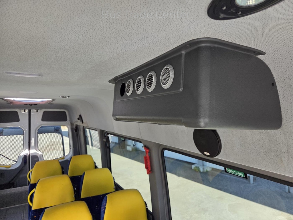 VOLKSWAGEN Crafter 50 LR // 3 units with lift - Minibús, Furgoneta de pasajeros: foto 5 VOLKSWAGEN Crafter 50 LR // 3 units with lift - Minibús, Furgoneta de pasajeros: foto 5
