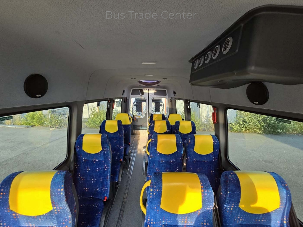 VOLKSWAGEN Crafter 50 LR // 3 units with lift - Minibús, Furgoneta de pasajeros: foto 3 VOLKSWAGEN Crafter 50 LR // 3 units with lift - Minibús, Furgoneta de pasajeros: foto 3