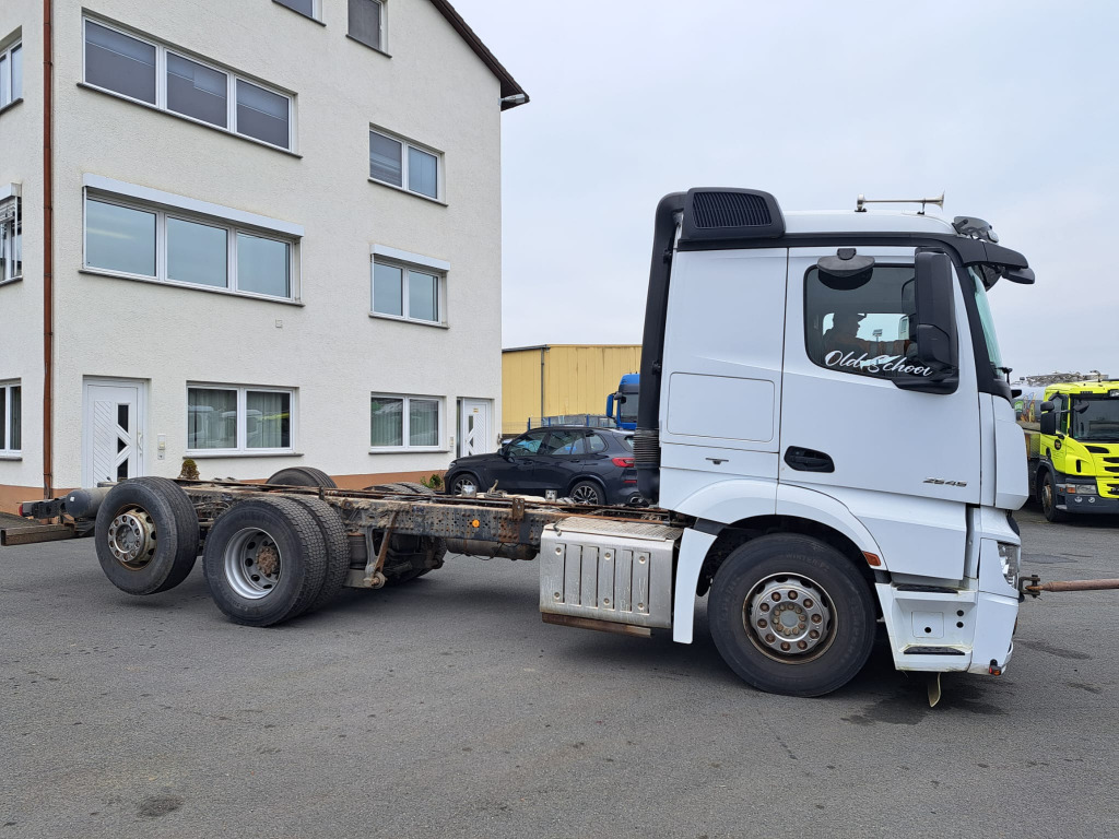 Mercedes Benz Actros 2545 L 6x2 Motorschaden(Nr. 5785) - Camión chasis: foto 1 Mercedes Benz Actros 2545 L 6x2 Motorschaden(Nr. 5785) - Camión chasis: foto 1