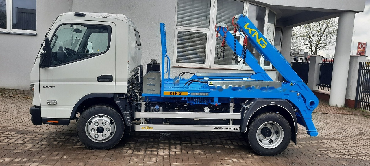 MITSUBISHI Fuso Canter 9C18 - Camión portacontenedor de cadenas: foto 3 MITSUBISHI Fuso Canter 9C18 - Camión portacontenedor de cadenas: foto 3