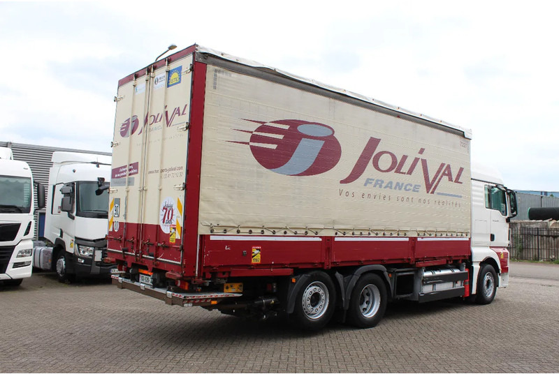 MAN TGX 26.440 * EURO5 * 6X2 * LIFT AXLE * - Camión lona: foto 4 MAN TGX 26.440 * EURO5 * 6X2 * LIFT AXLE * - Camión lona: foto 4
