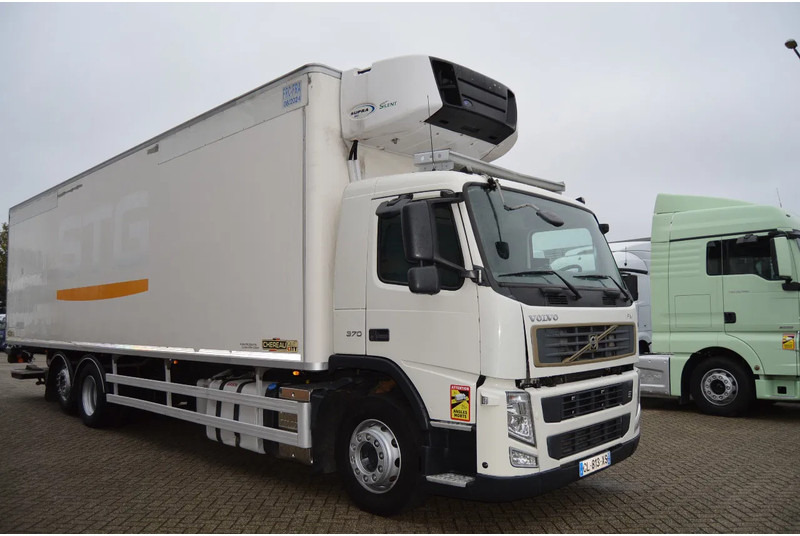 Volvo FM 370 * EURO5 * CARRIER SUPRA 950 SILENT * 6X2 * - Camión frigorífico: foto 5 Volvo FM 370 * EURO5 * CARRIER SUPRA 950 SILENT * 6X2 * - Camión frigorífico: foto 5