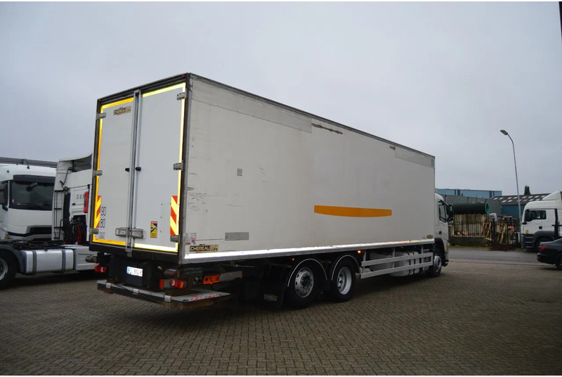 Volvo FM 370 * EURO5 * CARRIER SUPRA 950 SILENT * 6X2 * - Camión frigorífico: foto 3 Volvo FM 370 * EURO5 * CARRIER SUPRA 950 SILENT * 6X2 * - Camión frigorífico: foto 3