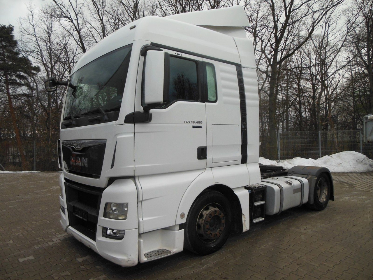 MAN TGX 18.480 LLS-U, LOWDECK + KRONE MEGA MAN TGX 18.480 LLS-U, LOWDECK - Cabeza tractora: foto 1 MAN TGX 18.480 LLS-U, LOWDECK + KRONE MEGA MAN TGX 18.480 LLS-U, LOWDECK - Cabeza tractora: foto 1