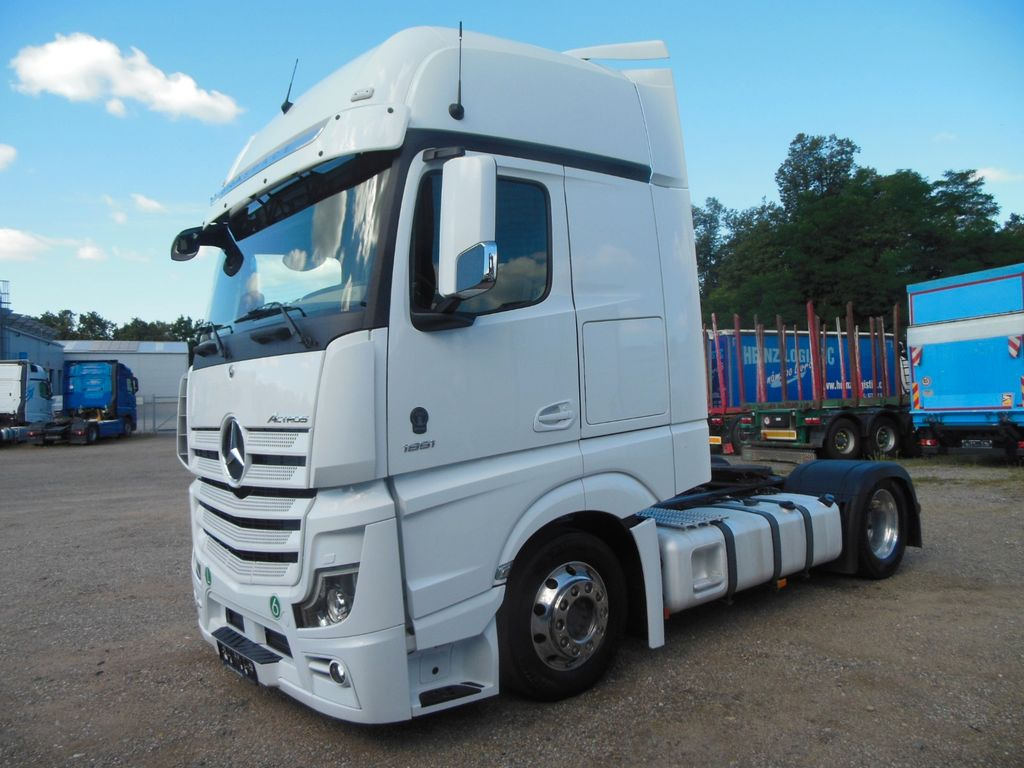 Mercedes-Benz ACTROS 1851,LOWDECK,STANDKLIMA,ALU FELGEN,TOP!!! - Cabeza tractora: foto 1 Mercedes-Benz ACTROS 1851,LOWDECK,STANDKLIMA,ALU FELGEN,TOP!!! - Cabeza tractora: foto 1