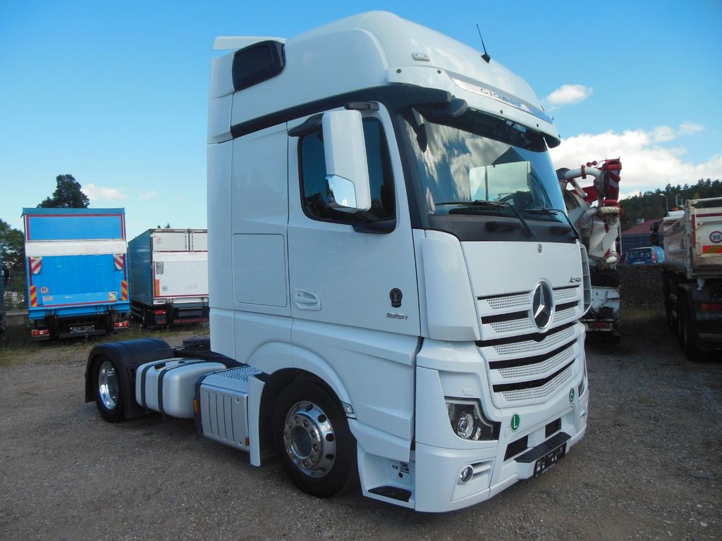 Mercedes-Benz ACTROS 1851,LOWDECK,STANDKLIMA,ALU FELGEN,TOP!!! - Cabeza tractora: foto 2 Mercedes-Benz ACTROS 1851,LOWDECK,STANDKLIMA,ALU FELGEN,TOP!!! - Cabeza tractora: foto 2